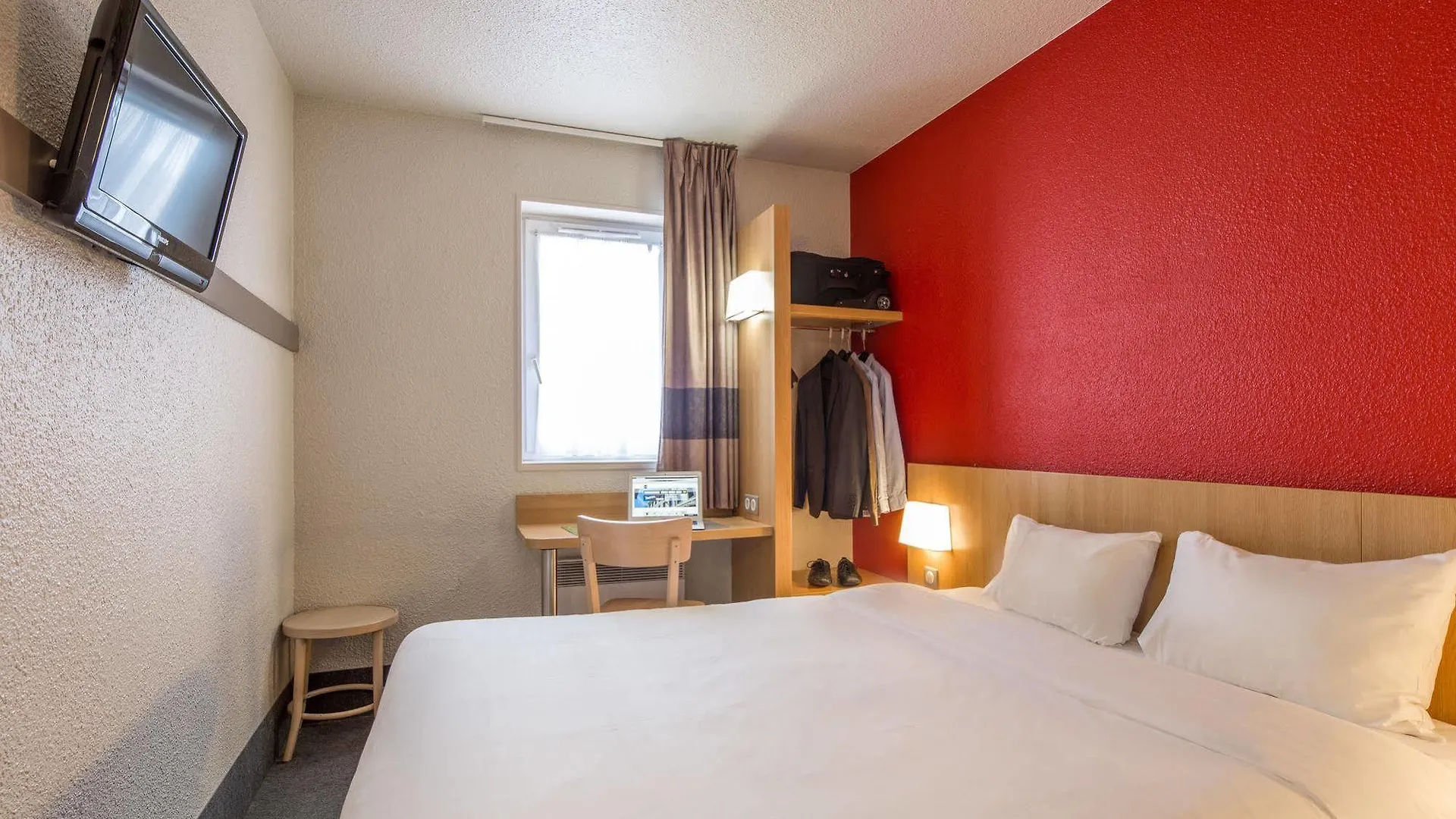 B&B Hotel Annecy Аргонай 2*,