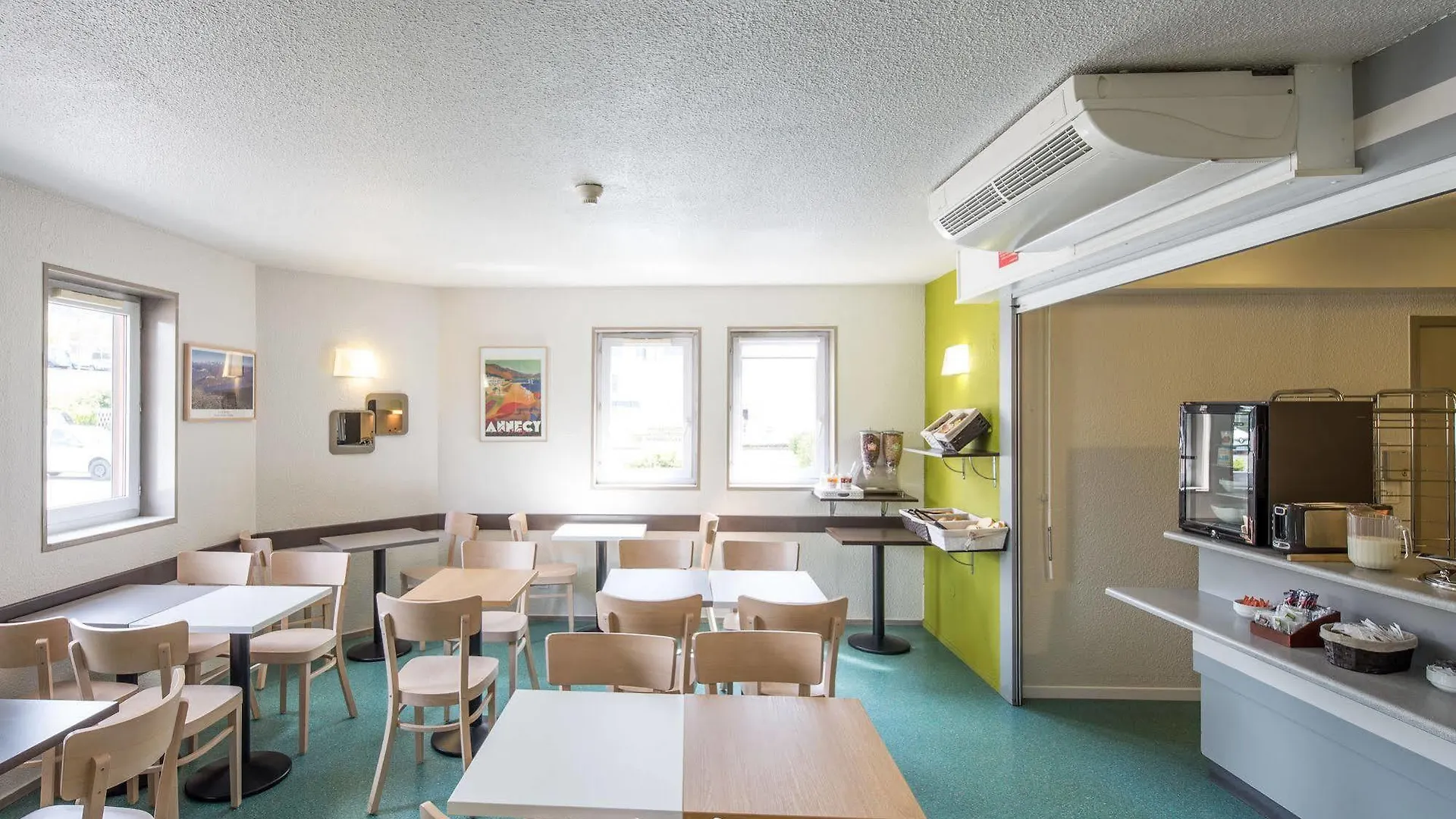 B&B Hotel Annecy Аргонай 2*,