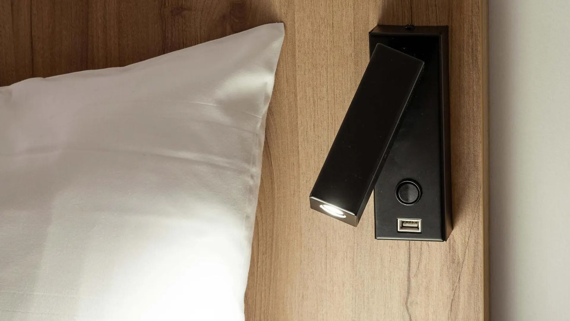 B&B Hotel Annecy アルゴネ 2*,  フランス