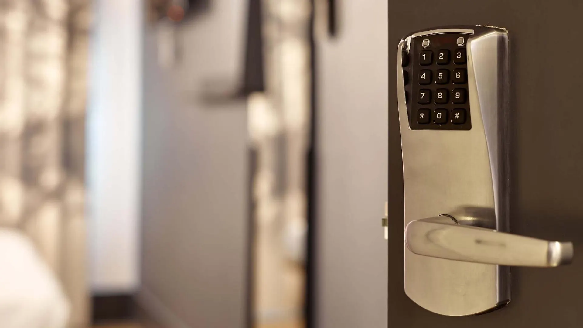 B&B Hotel Annecy アルゴネ
