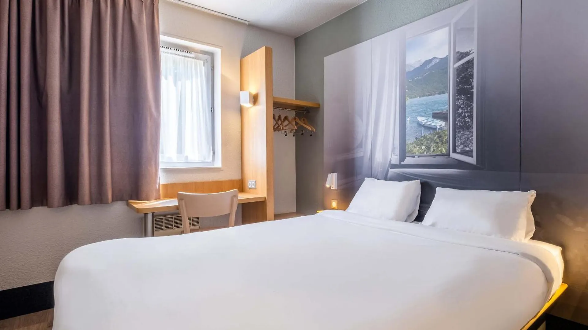 B&B Hotel Annecy アルゴネ