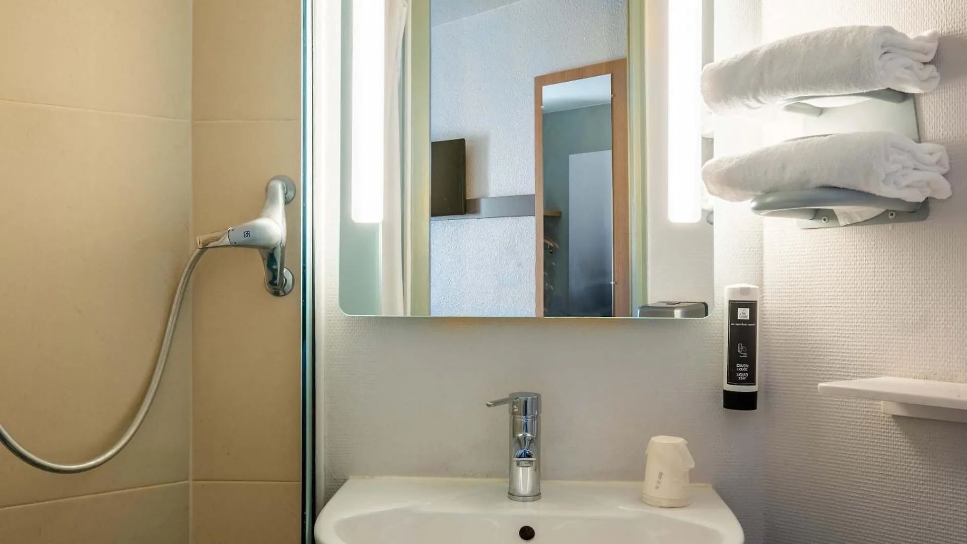 B&B Hôtel Annecy Argonay Hotel