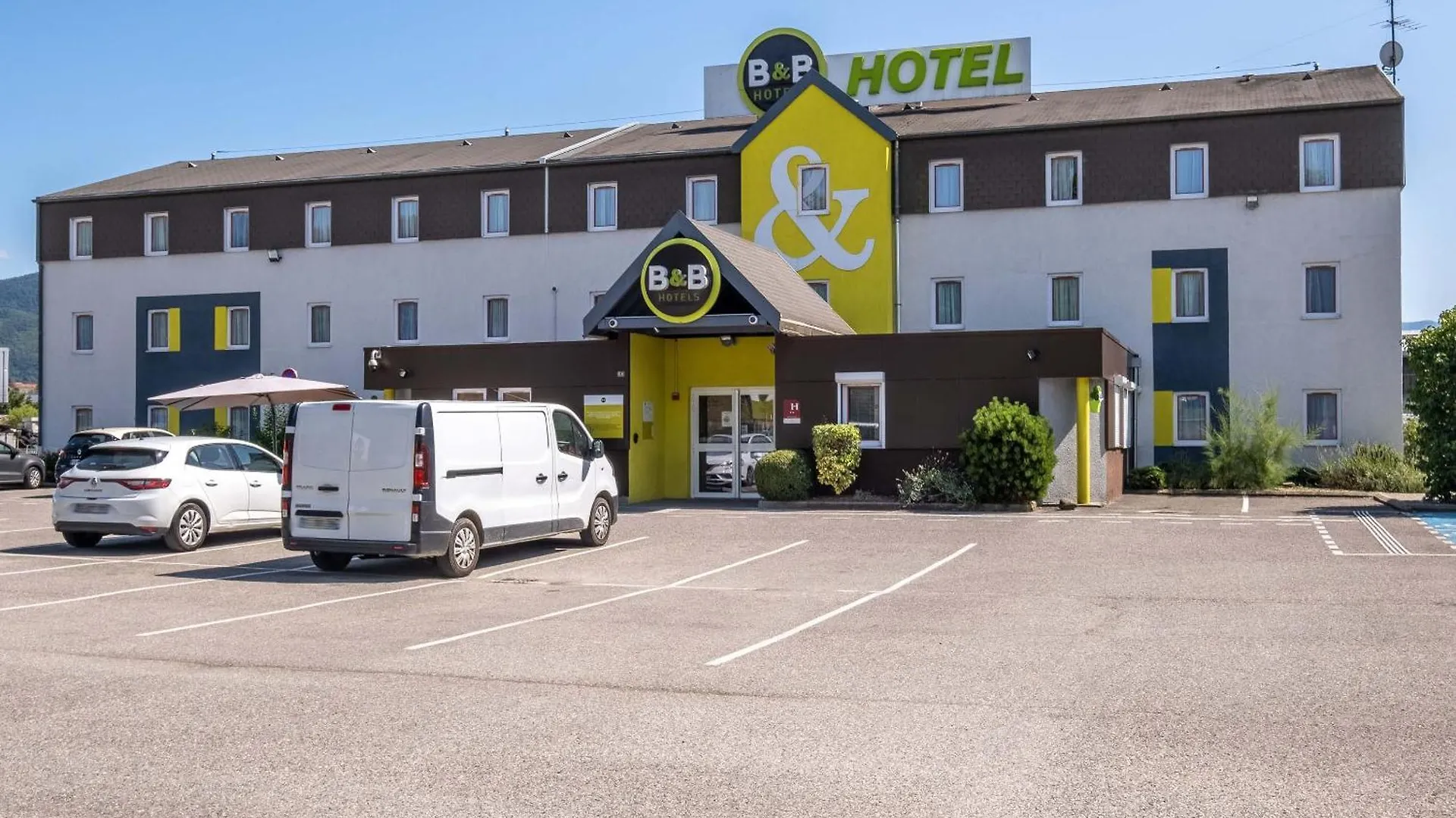 B&B Hotel Annecy アルゴネ