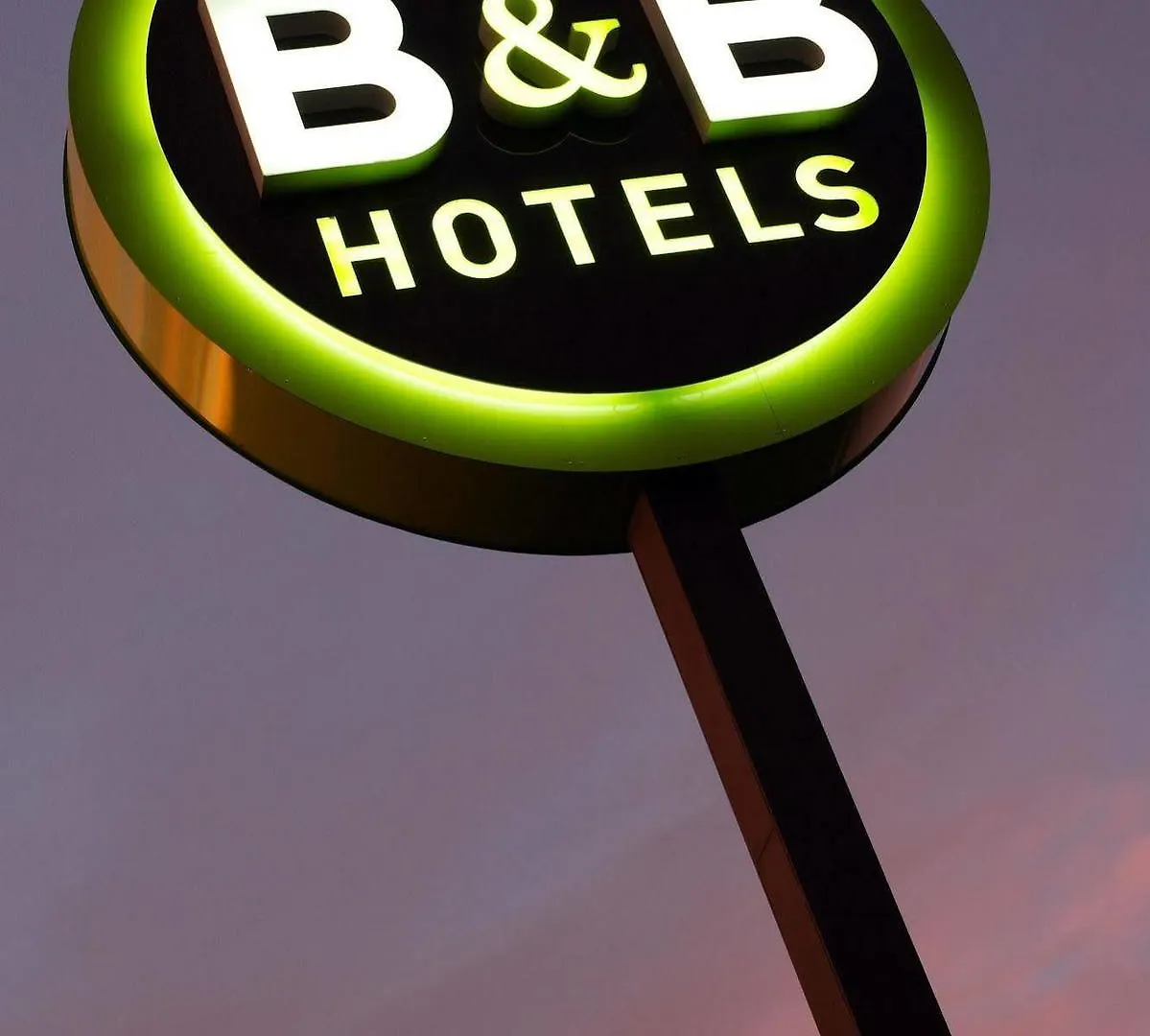 **  B&B Hotel Annecy アルゴネ フランス